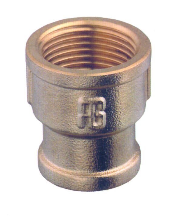 Straight reducing coupling, F-F, brass 1/2" - 1"